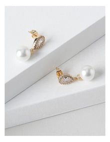 Diamante Encrusted Pearl Drops Earring in Gold/Pearl