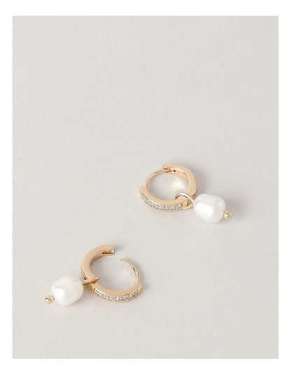 Mini Ring With Pearl Drop Earring in Gold/Pearl