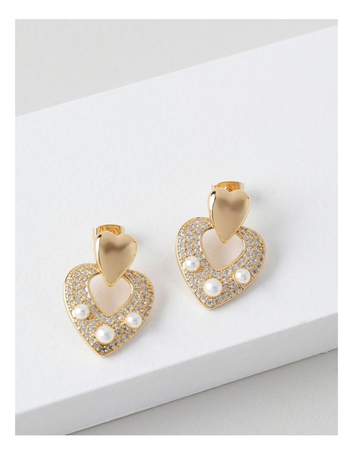 Pearl Heart Shaped Stud Earring in Gold