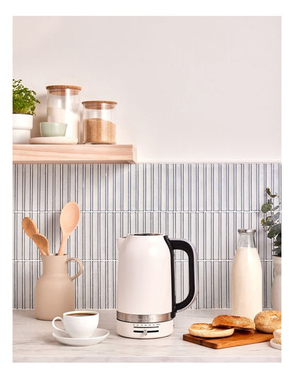 Electric Kettle 1.7L in Porcelain 5KEK1701APL