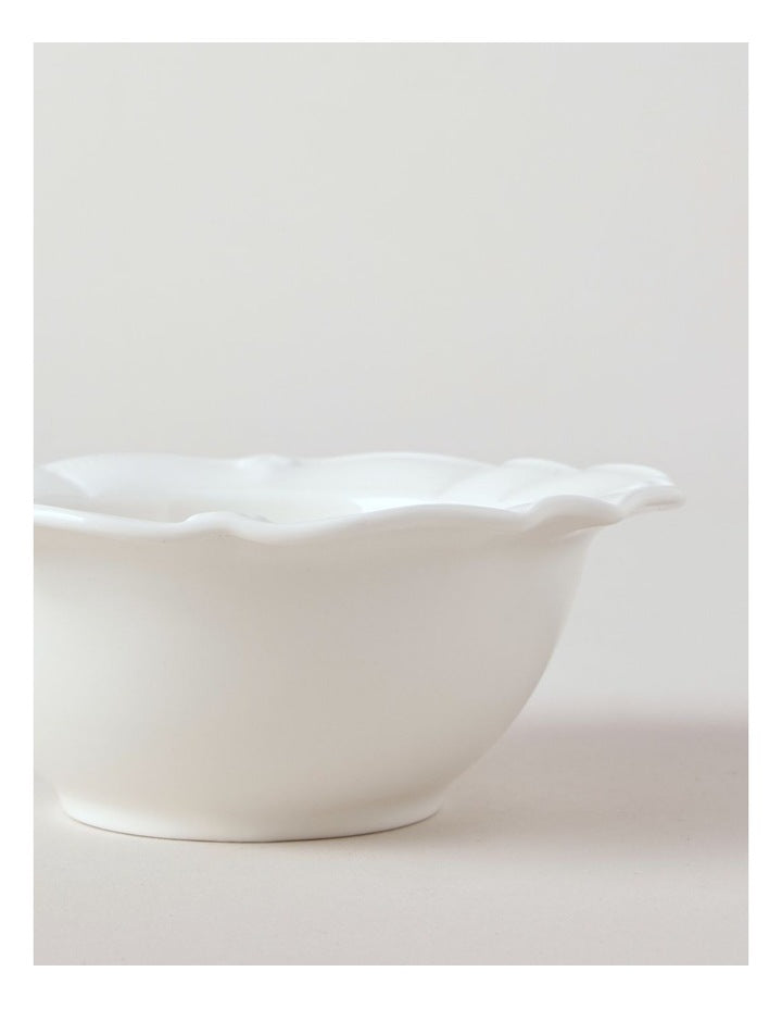 Bella Scalloped Soup Bowl in White