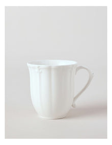Bella Scalloped Mug in White