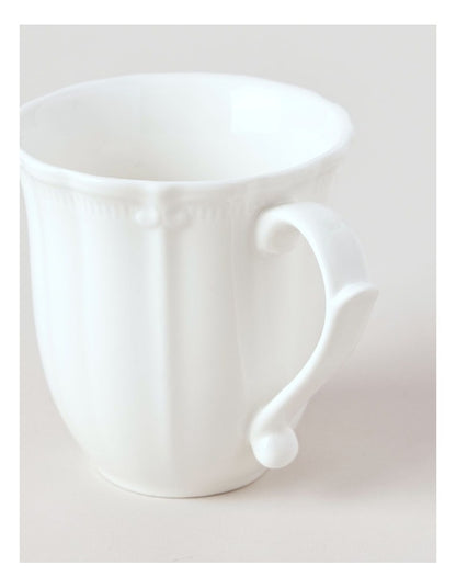 Bella Scalloped Mug in White