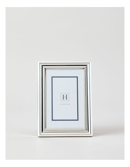 Crest Bevel Metal Photo Frame 10x15cm in Silver