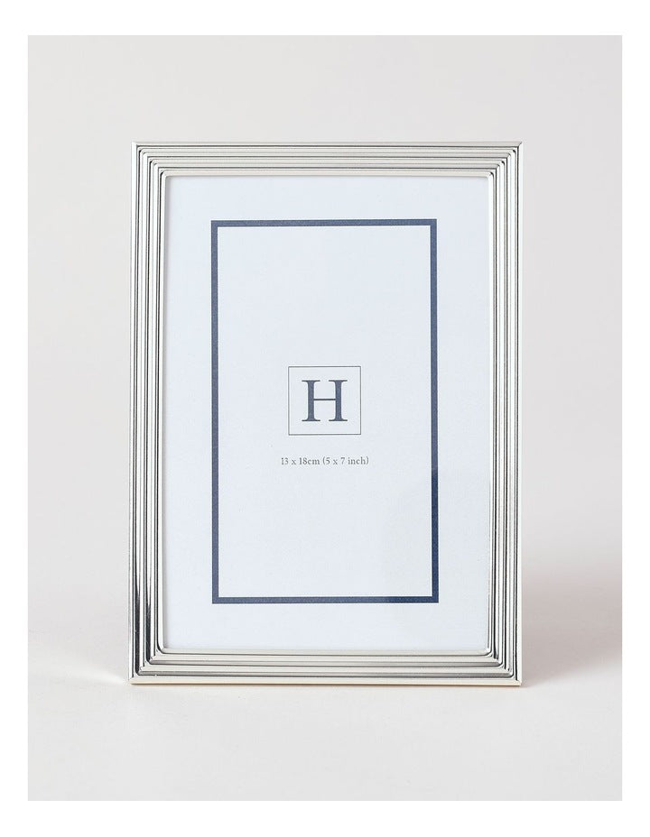 Radiance Ridged Metal Photo Frame 13x18cm in Silver