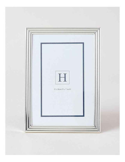 Radiance Ridged Metal Photo Frame 13x18cm in Silver