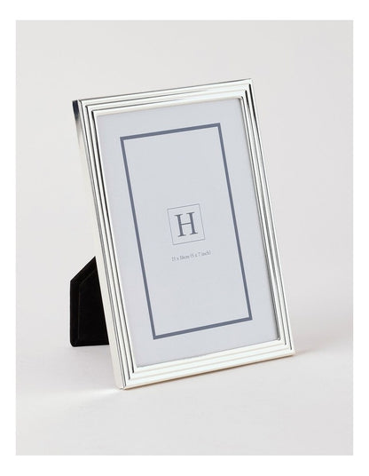 Radiance Ridged Metal Photo Frame 13x18cm in Silver