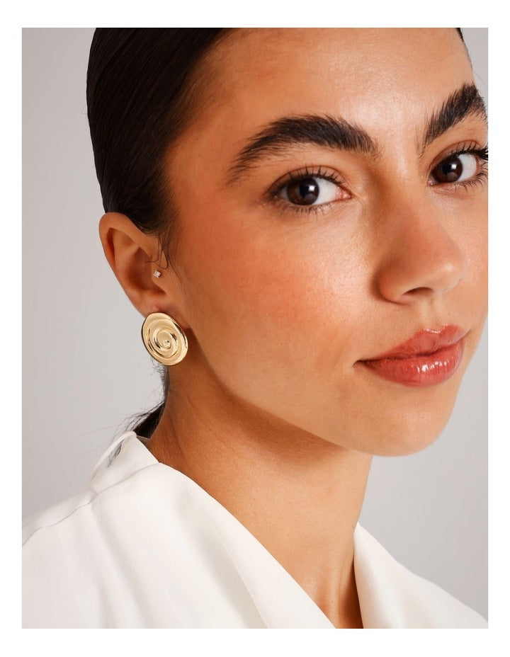 Swirl Stud in Gold