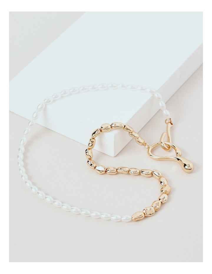 Pearl Metal Pendant Drop Necklace in Gold