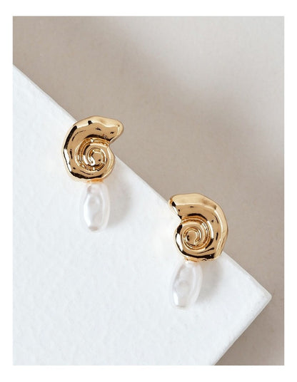 Dainty Shell & Pearl Earrings in Gold