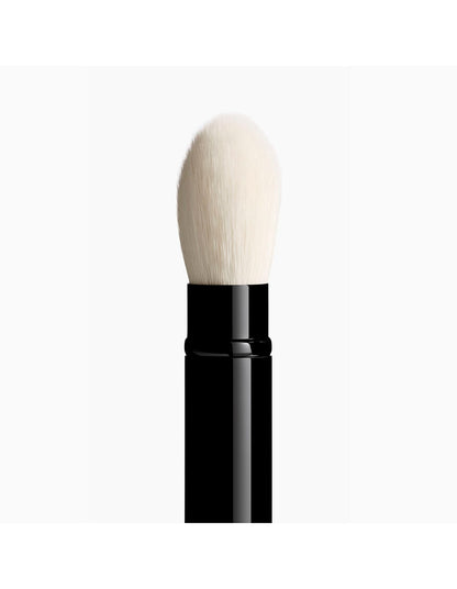 RETRACTABLE HIGHLIGHTER BRUSH N°111 Retractable Highlighter Brush