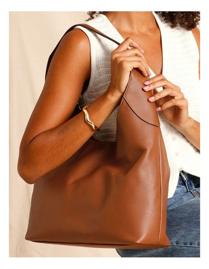 Easton Shoulder Bag in Tan