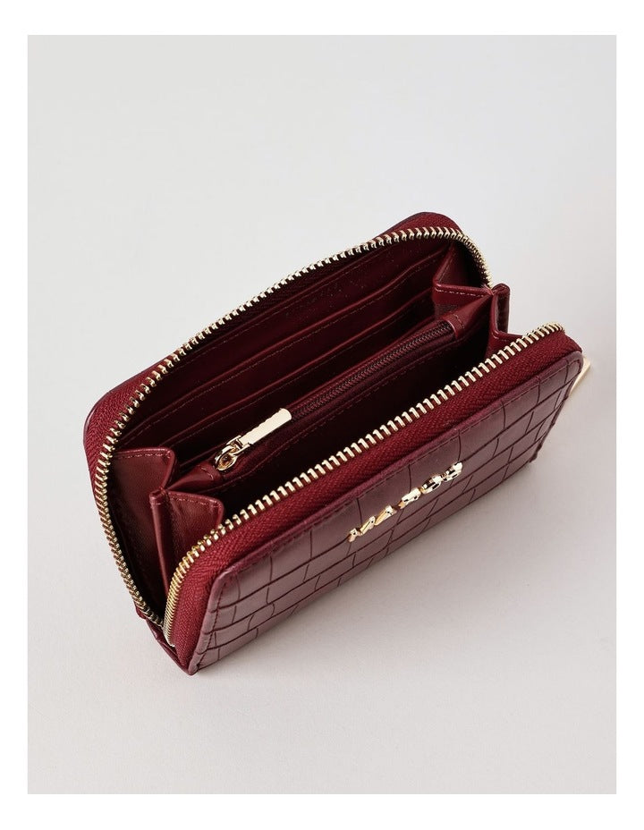 Doha Wallet in Berry
