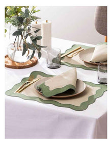 Scalloped Napkin 4 Pack in Green