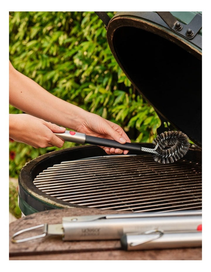 GrillOut BBQ Cleaning Brush with Retractable Head