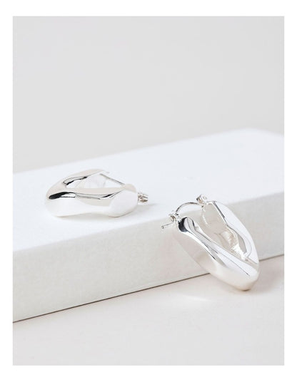 Chain Shape Hoop Earrings in Silver