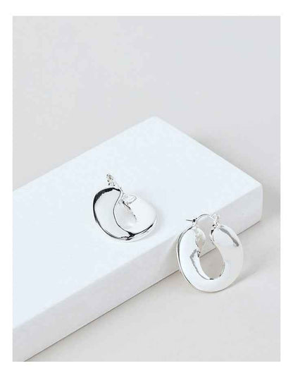 Loop Earrings in Silver