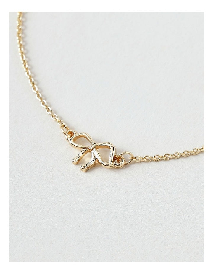 Bow Bracelet in Gold