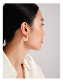 Flat Oval Hoop Earring in Gold