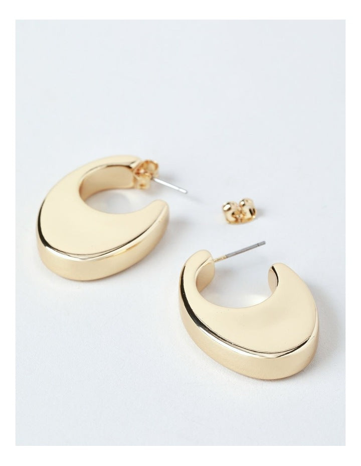 Flat Oval Hoop Earring in Gold