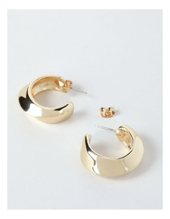 Twist Earring in Gold