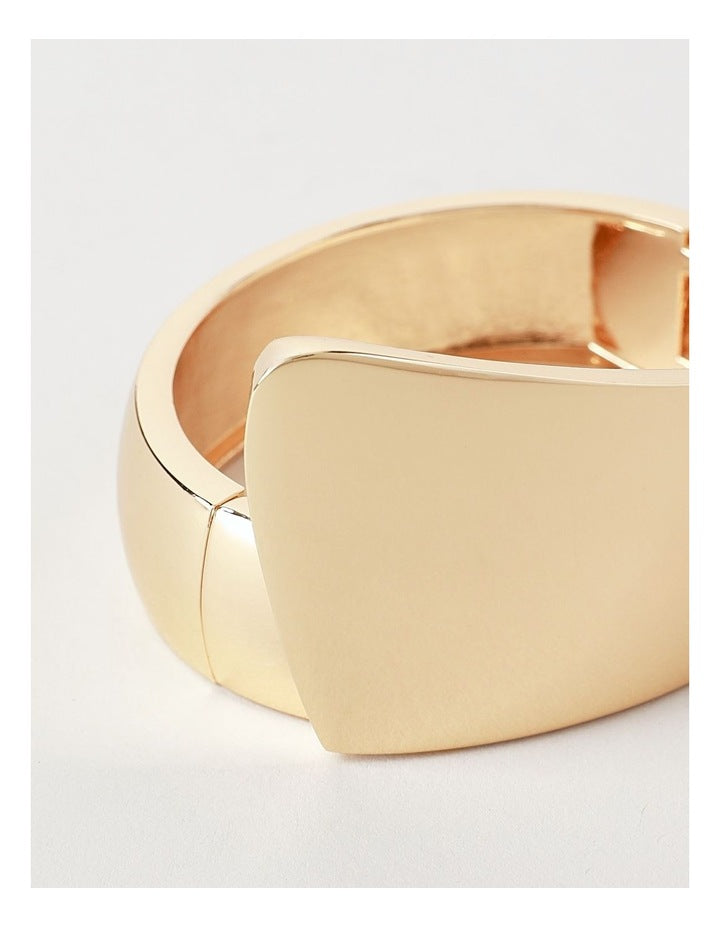 Chunky Bangle in Gold