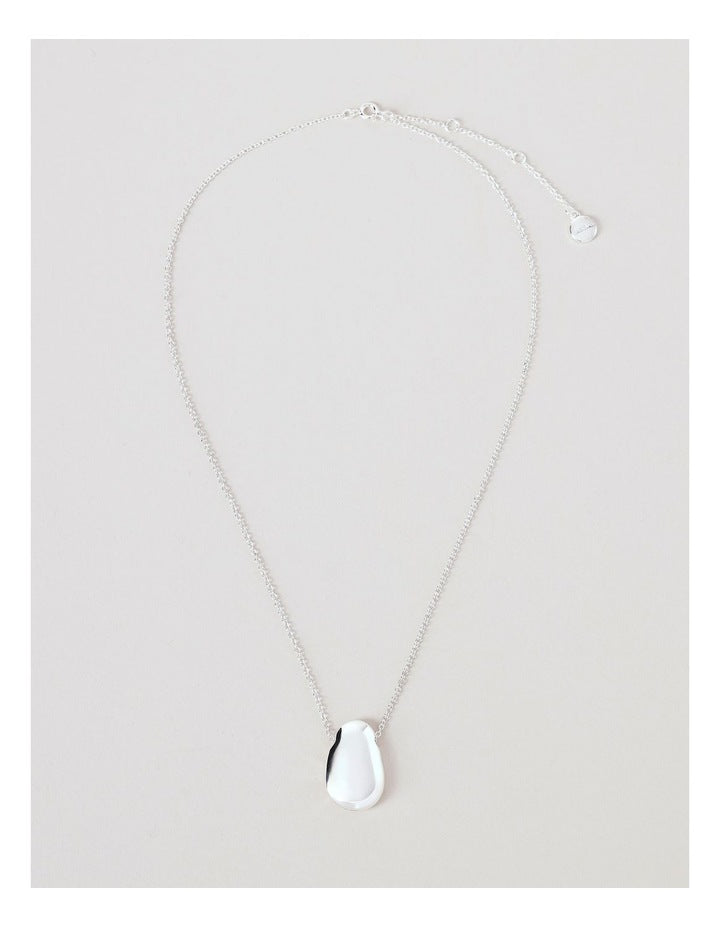 Drop Pendant Necklace in Silver