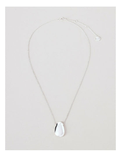 Drop Pendant Necklace in Silver
