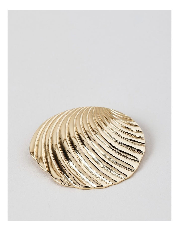 Shell Brooch in Gold