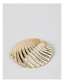 Shell Brooch in Gold