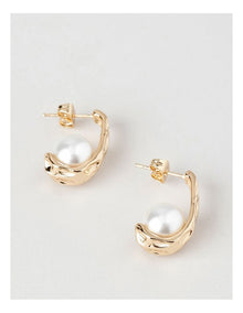Pearl Hook Stud Earring in Gold