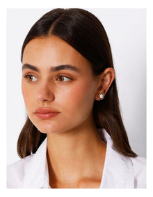 Framed Pearl Stud Earring in Gold