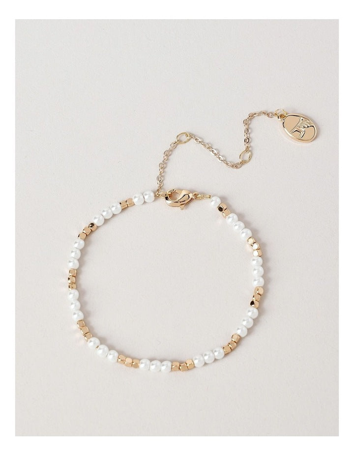 Pearl Bracelet in Gold