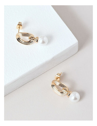 Lined Rectangular Pearl Stud Earring in Gold