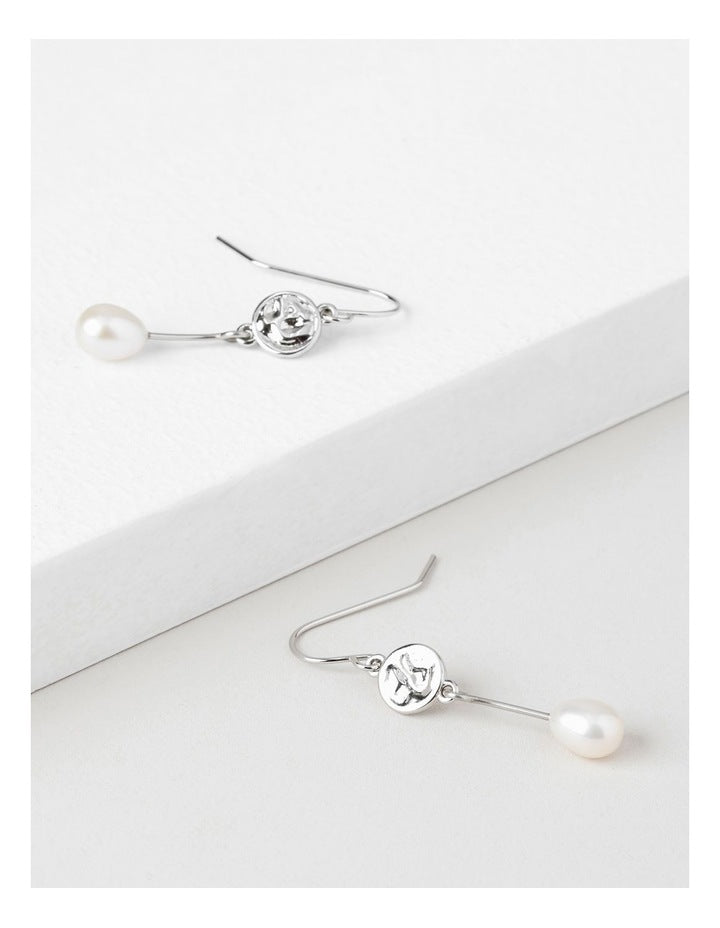 Battered Trim Freshwater Pearl Earring in Silver