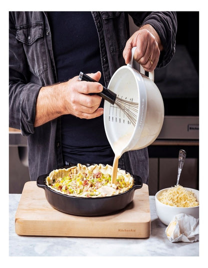 Stoneware Pie Dish in Black
