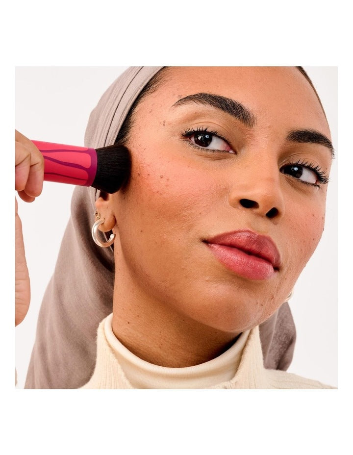 Hoola Wave Maker Bronzing Brush