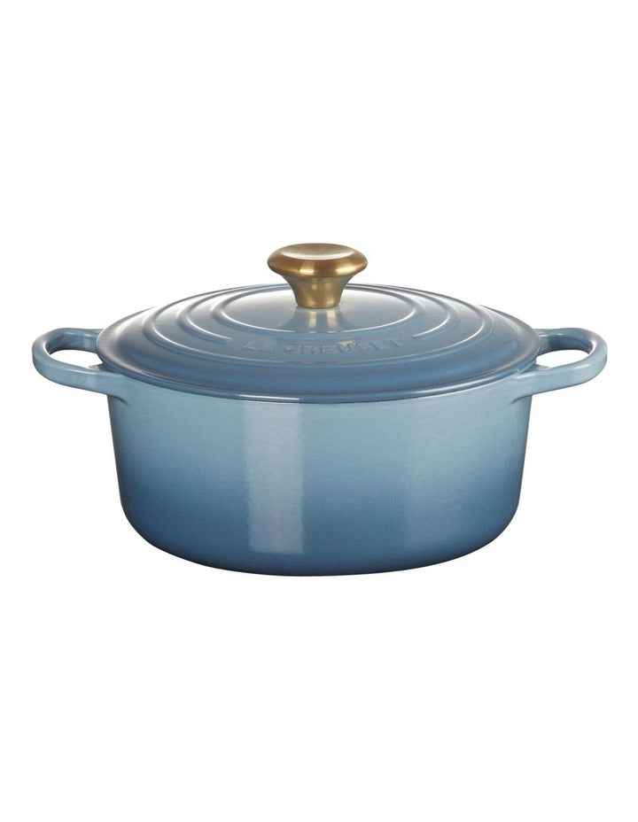 Signature Round Casserole 24cm/ 4.2L in Chambray
