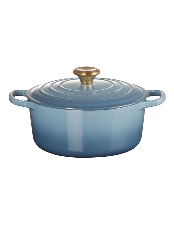 Signature Round Casserole 24cm/ 4.2L in Chambray