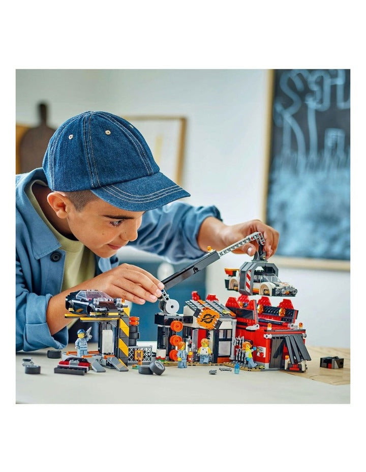 City Scrapyard With Cars 60472