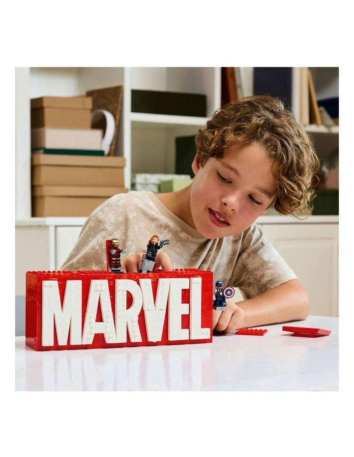 Super Heroes Marvel Logo and Minifigures 76313