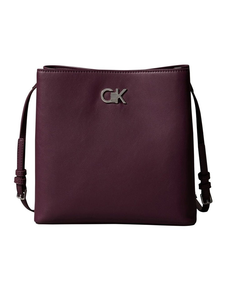 Convertible Bucket Bag in Wine