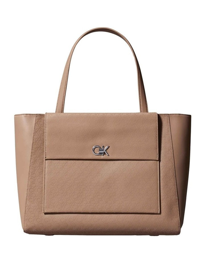 Medium Shopper Tote Bag in Camel