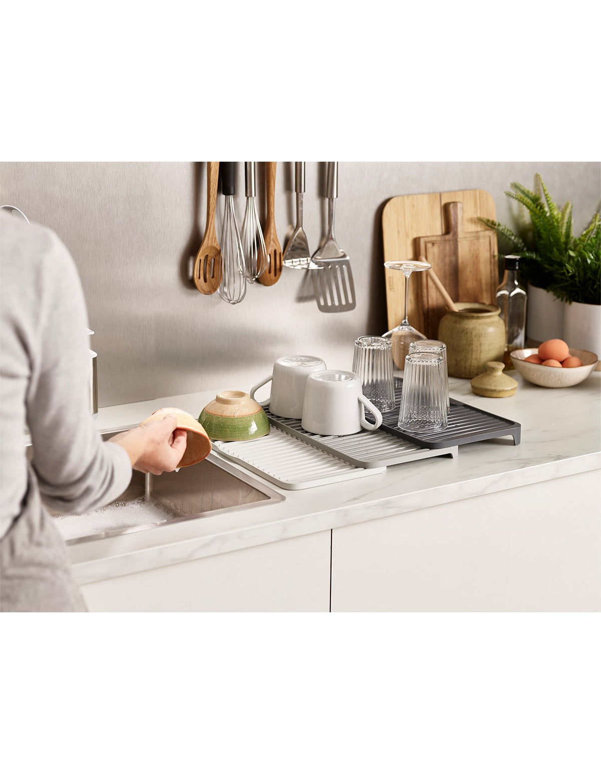 TIER EXPANDABLE DRAINING MAT GREY