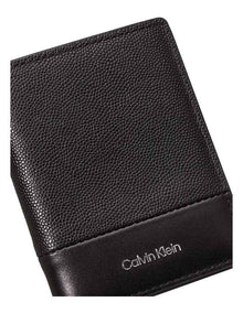 Must Bifold Wallet in Black Caviar Grain/Smooth