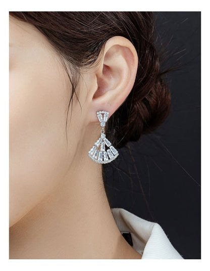 GJEC064M- Fan Drop Earrings in Rhodium