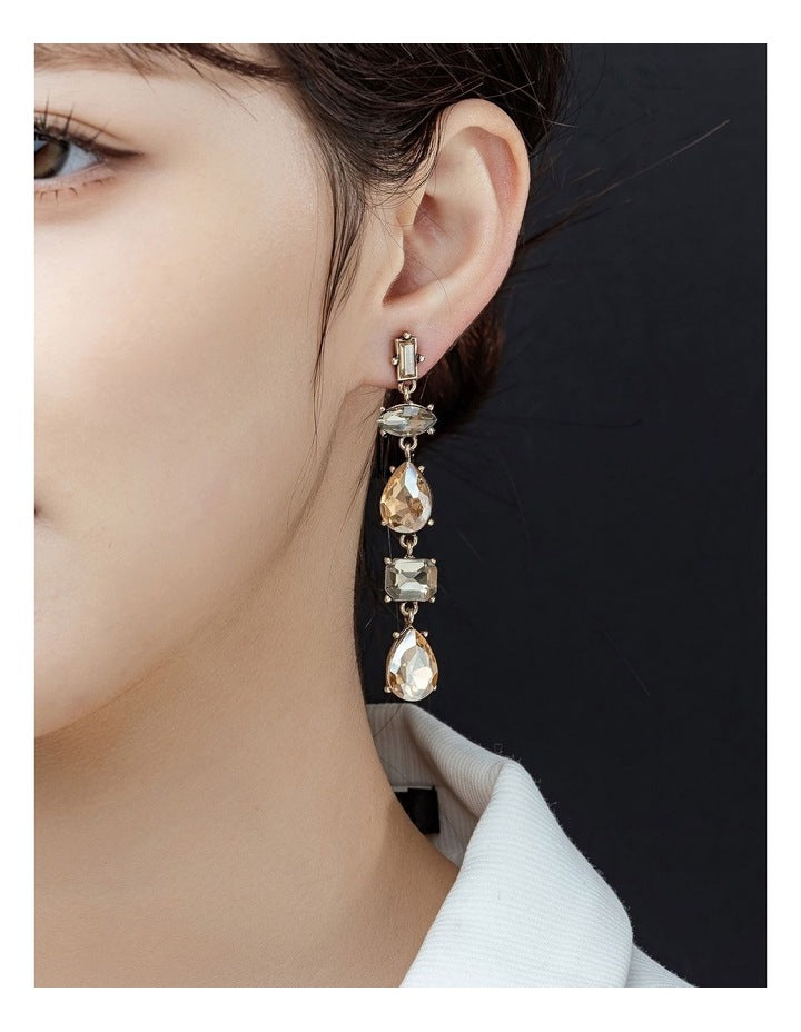 GJEC051M- Long Drop Earrings in Champagne