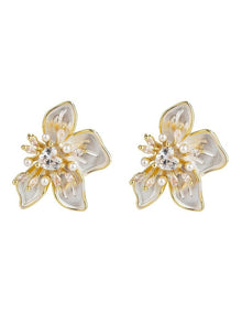 GJEC084M-Enamel Look Flower Stud Earrings in Gold