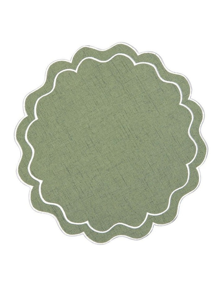 Banda Scallop Placemat 38cm in Green