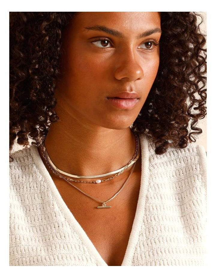 T Bar & Pearl Necklace in Gold